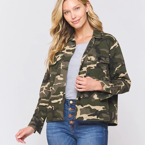 Velvet Heart Jackets & Blazers - NWT Velvet Heart Violette Camo Utility Jacket
